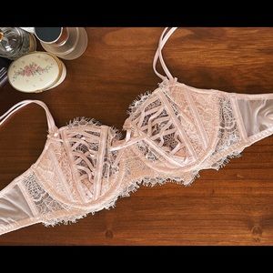 Victoria’s Secret Pink Lace Minimal Lining Bra